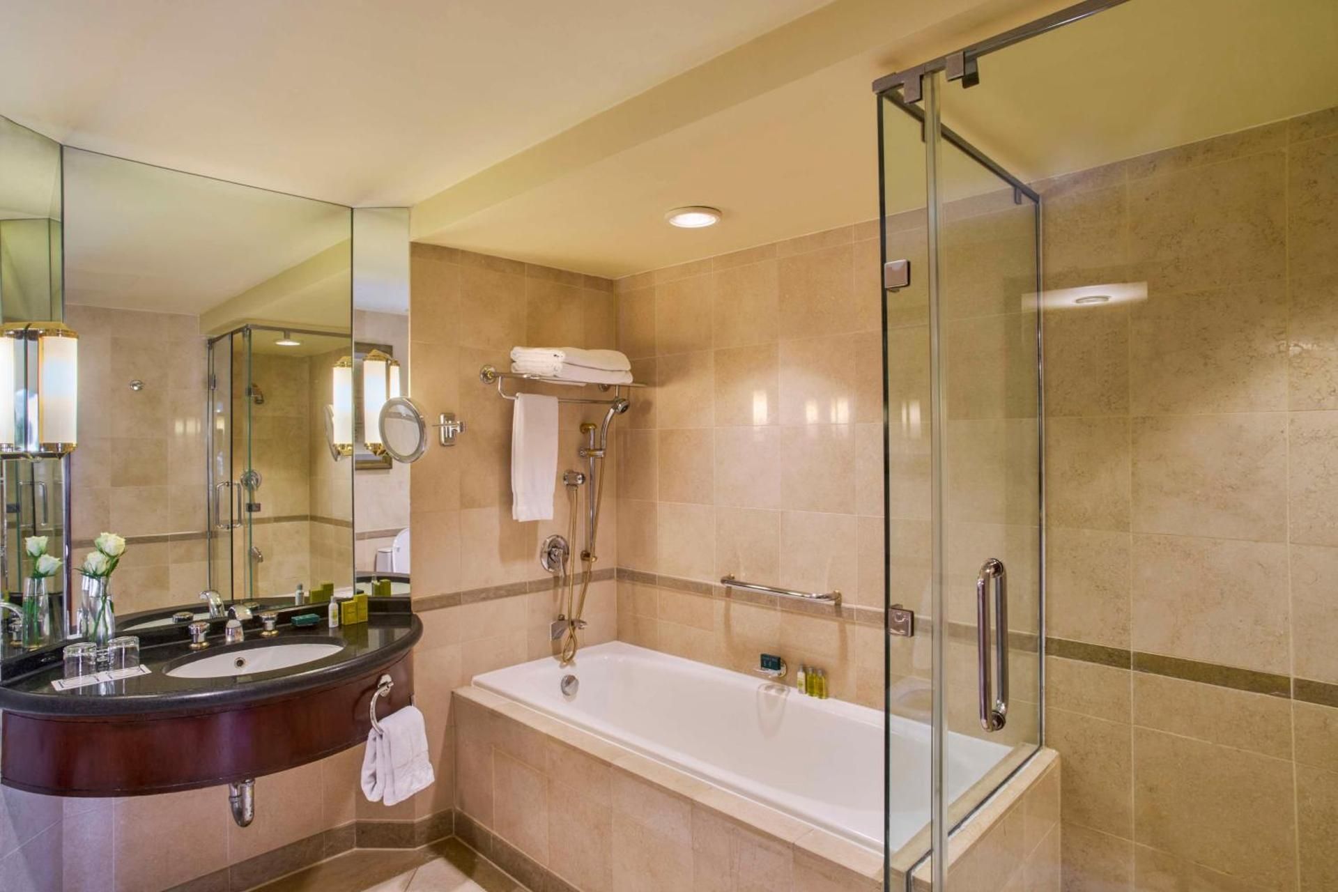 undefined Hilton Cairo Grand Nile 3