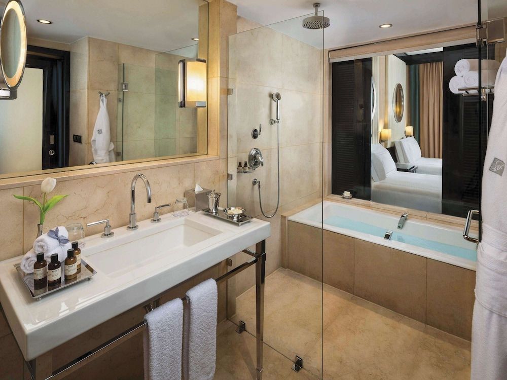 undefined Fairmont Nile City, Cairo 9