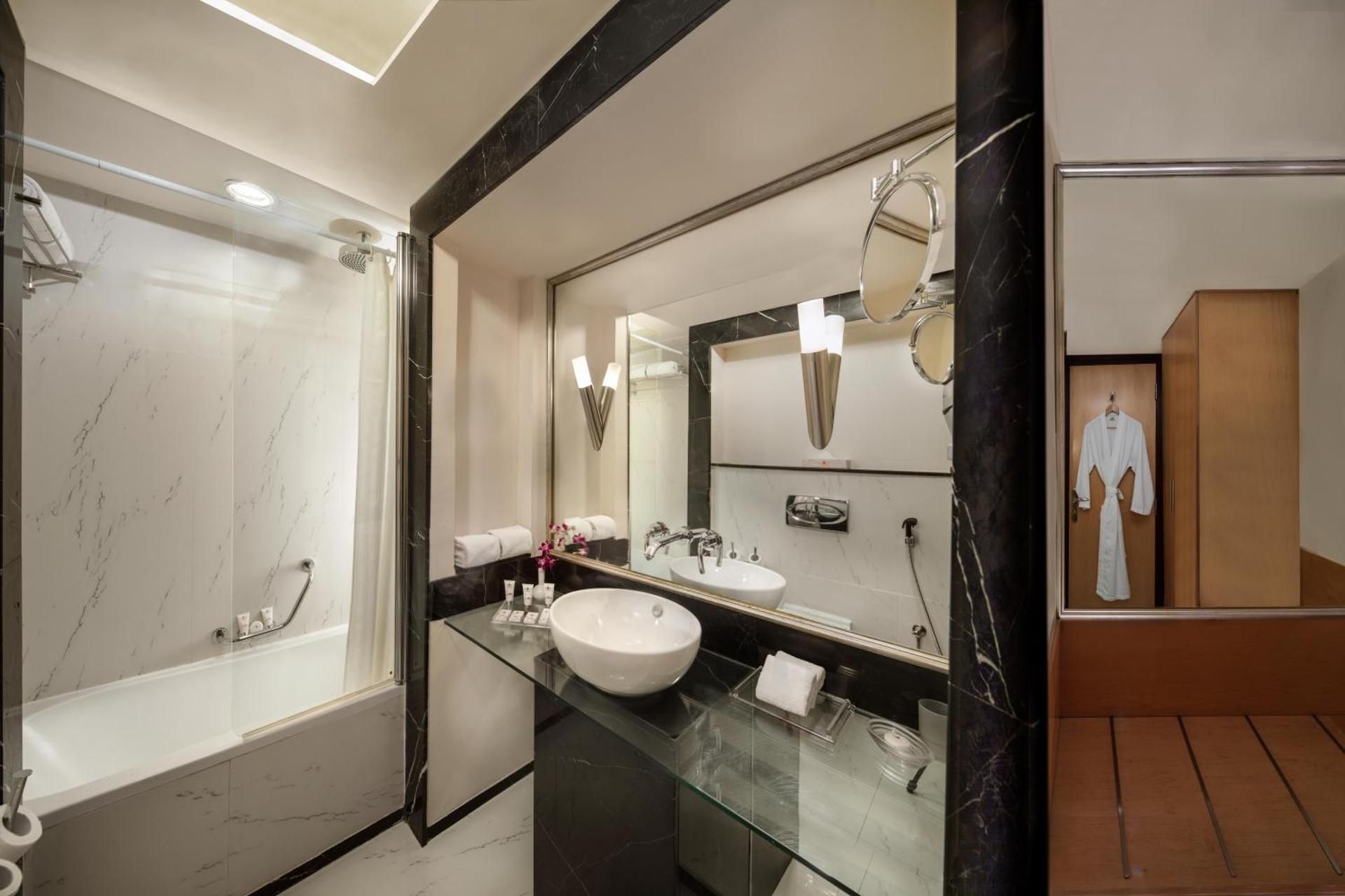 undefined Savoy Suites Hotel Apartments 9