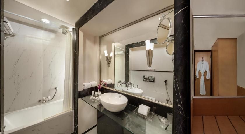 undefined Savoy Suites Hotel Apartments 8