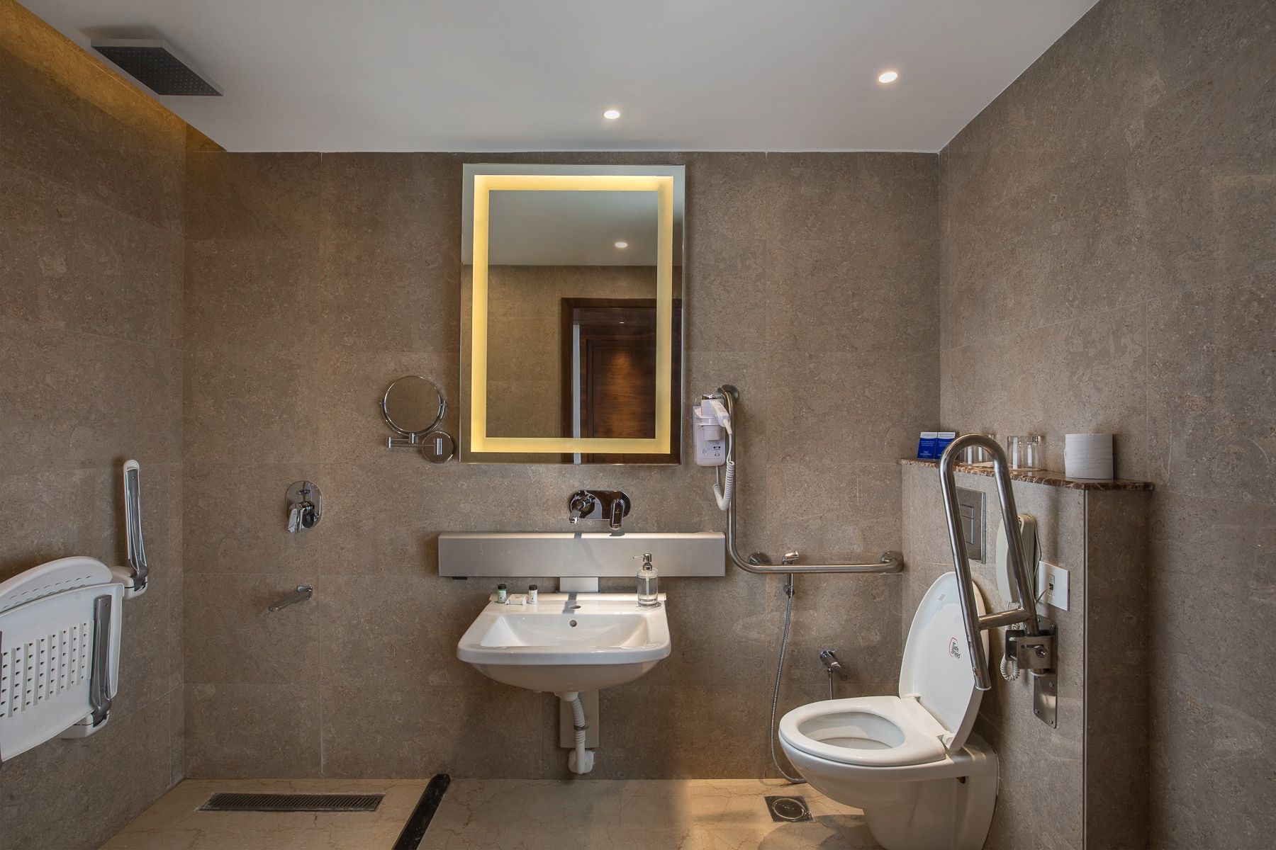 Nirvana Sarovar Portico Deluxe Double or Twin Room 6