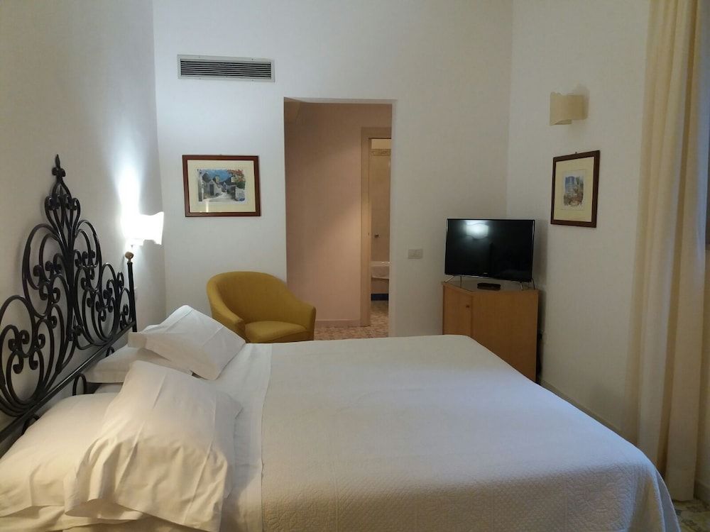 undefined Hotel Minerva 2
