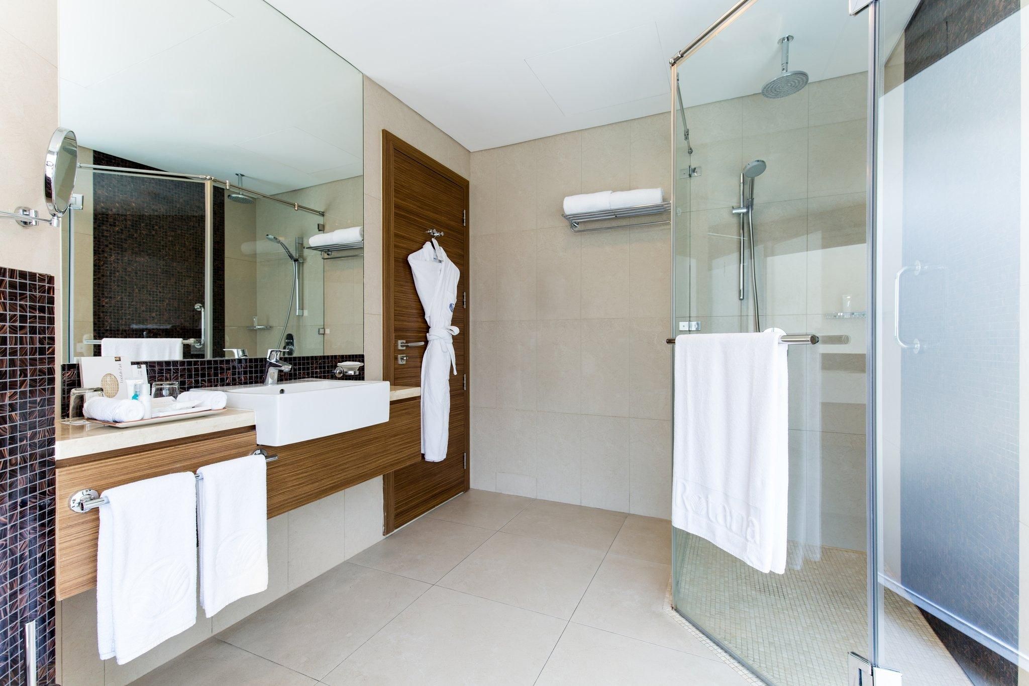 Majestic Arjaan by Rotana City View Studio - King Bed 2