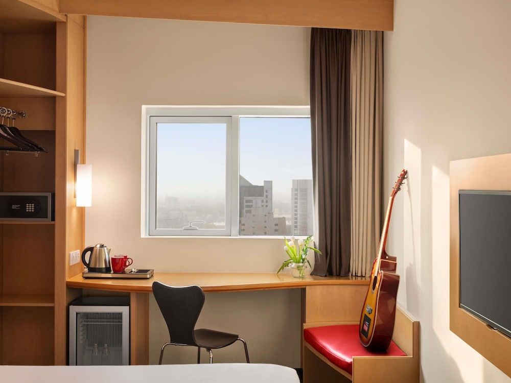 Ibis Seef Manama Standard Double Room, 1 Double Bed 8