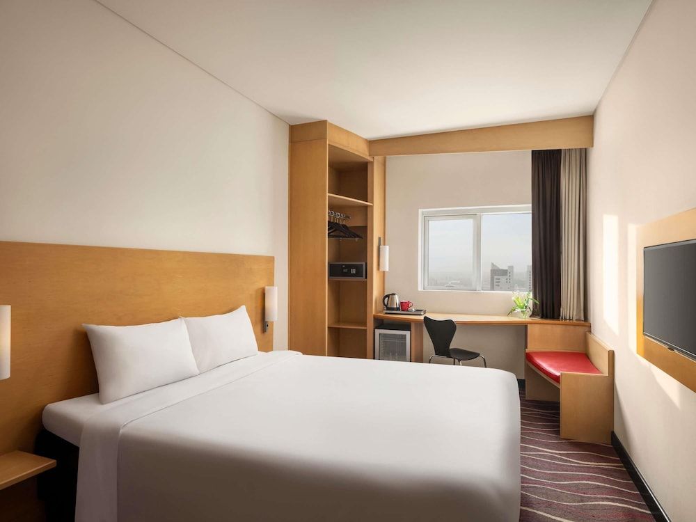 Ibis Seef Manama Standard Double Room, 1 Double Bed 2