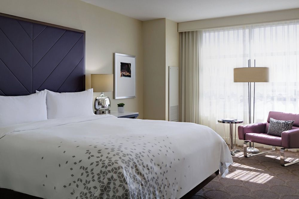 Renaissance Las Vegas Hotel Room, 1 King Bed