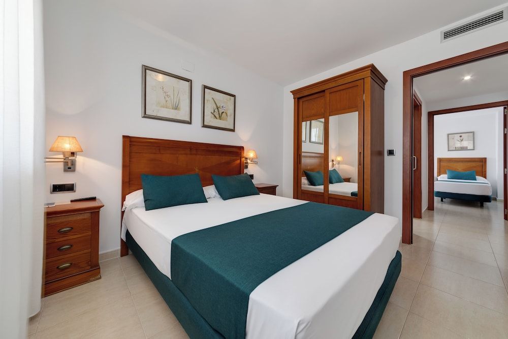 Hotel Daniya Denia Family Room, 2 Bedrooms, Balcony, Garden View