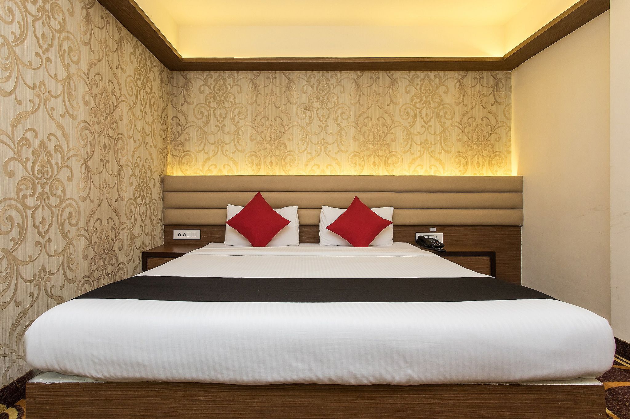 Hotel Solaris Deluxe Room 2