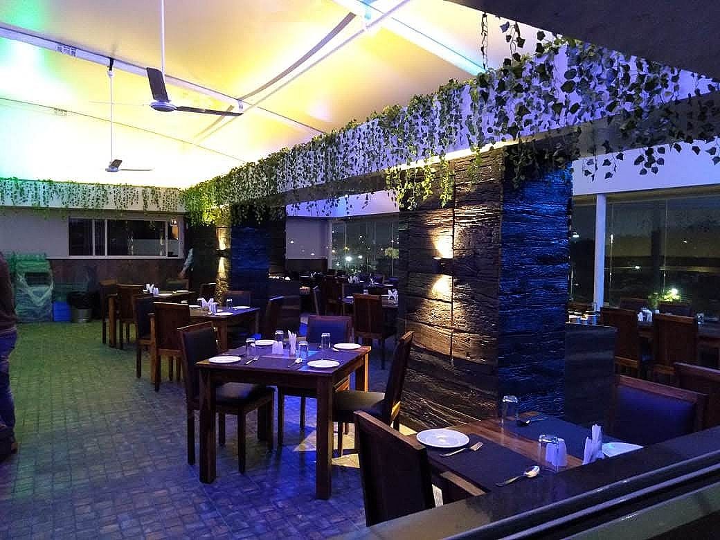 Food & Dining