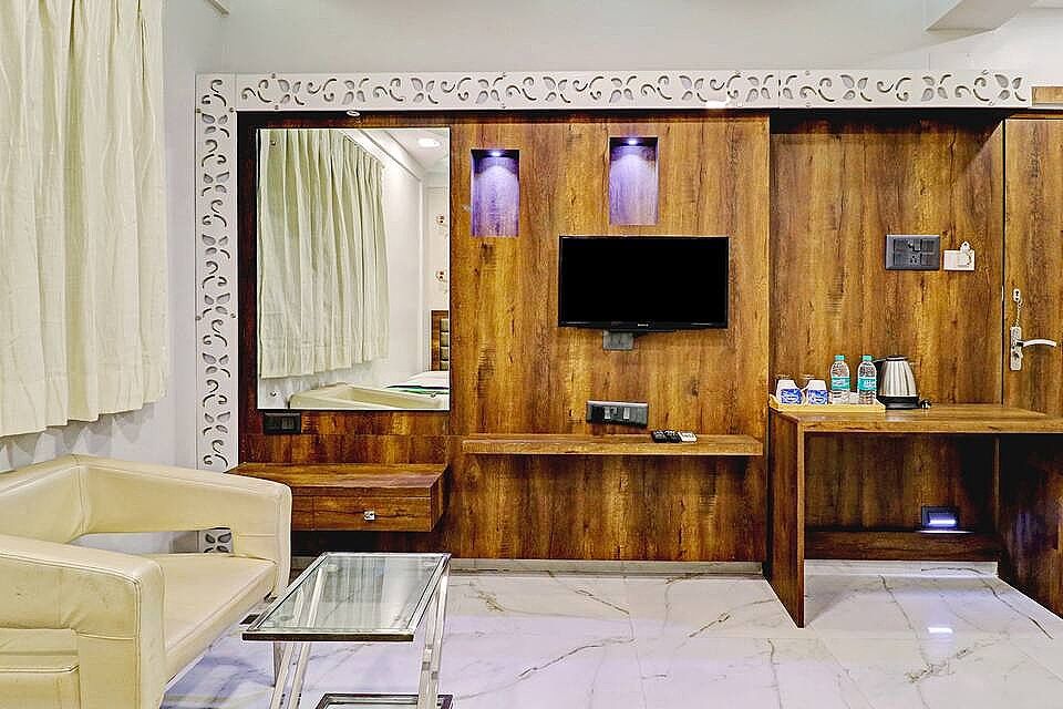 Treebo Orion Sapphire, Beck Bagan Standard Double Room 4