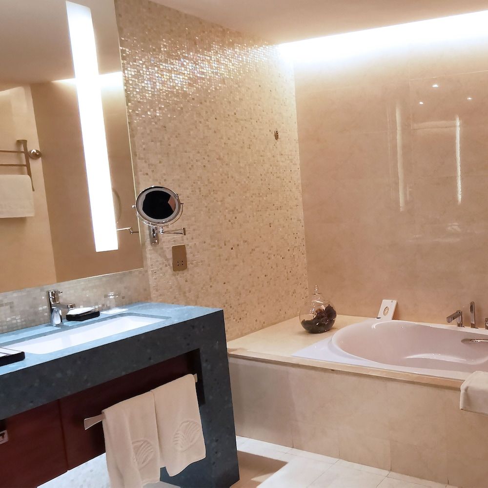 Rosh Rayhaan by Rotana Room, 2 Twin Beds (Guest) 8