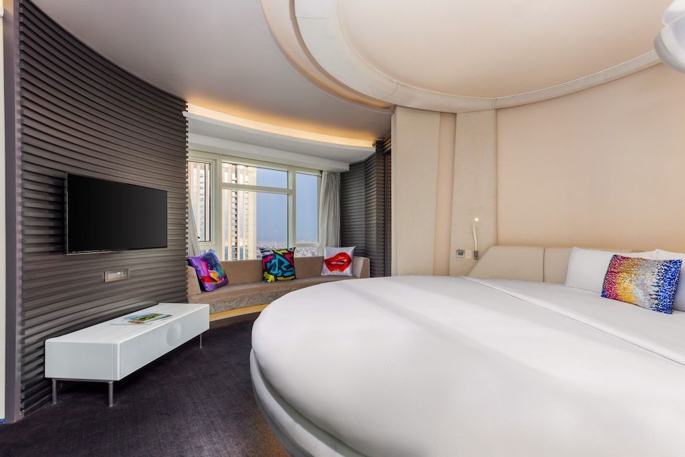 Deluxe Suite (Round Bed)