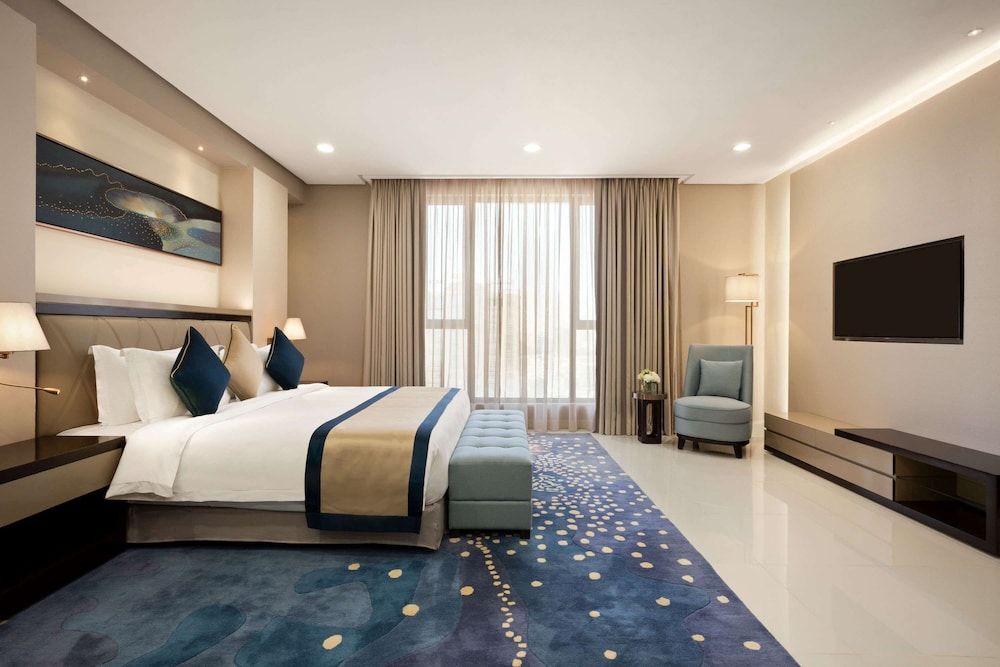 Wyndham Garden Manama Deluxe Room, 1 King Bed, Smoking 3