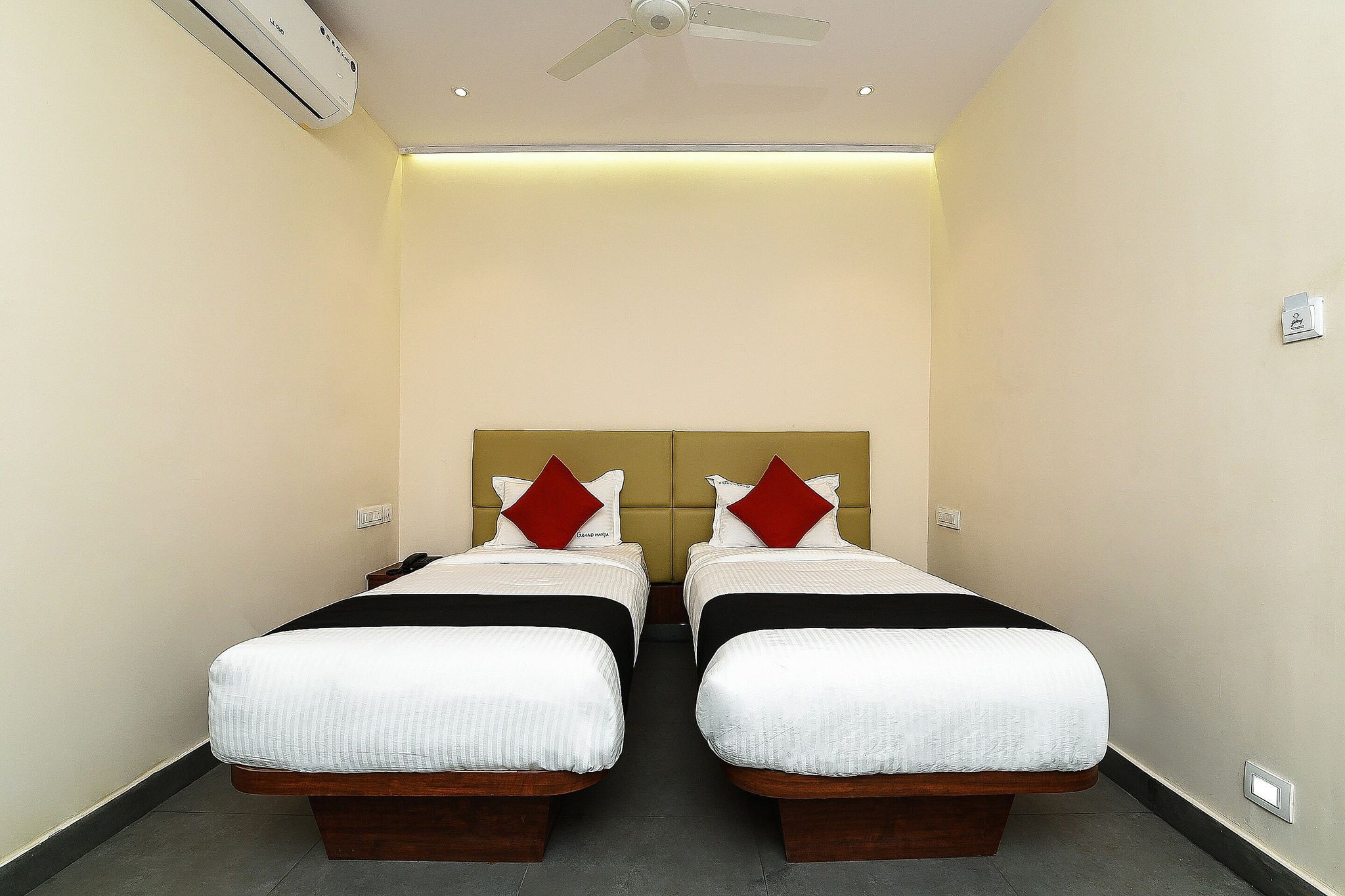 Super Capital O Siddartha Grand Deluxe Room 7