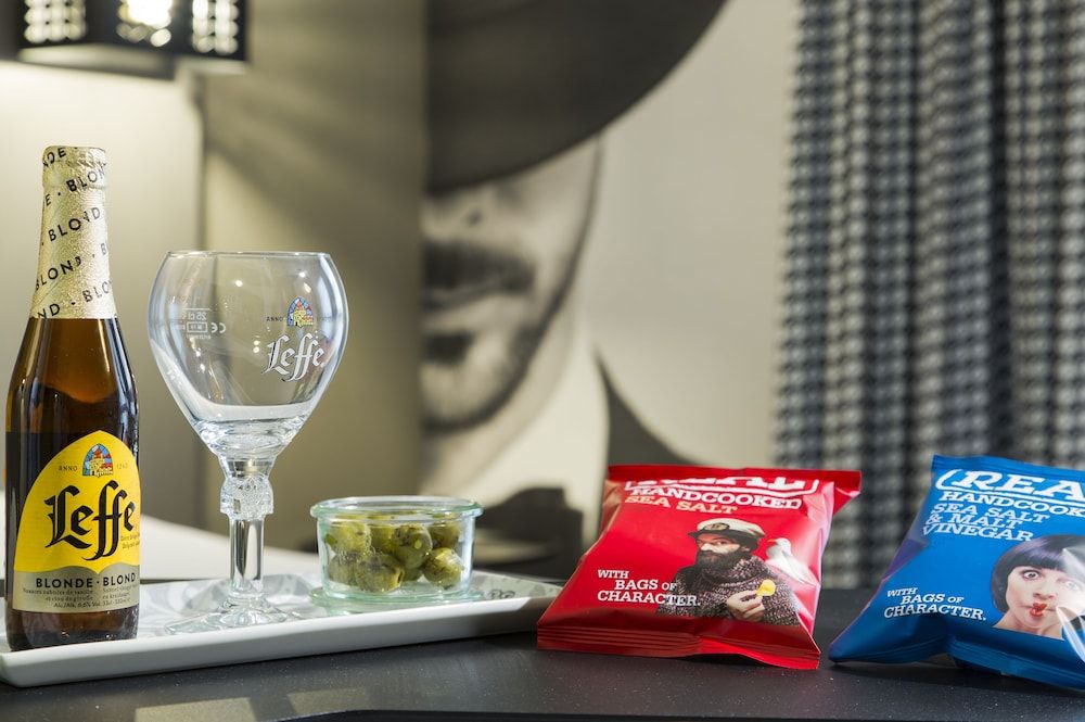 ibis Styles Nice Vieux Port Standard Room, 2 Twin Beds 6