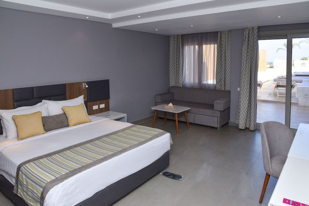 undefined SUNRISE Diamond Beach Resort 8