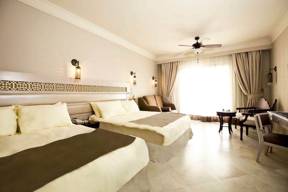 undefined SUNRISE Arabian Beach Resort 4