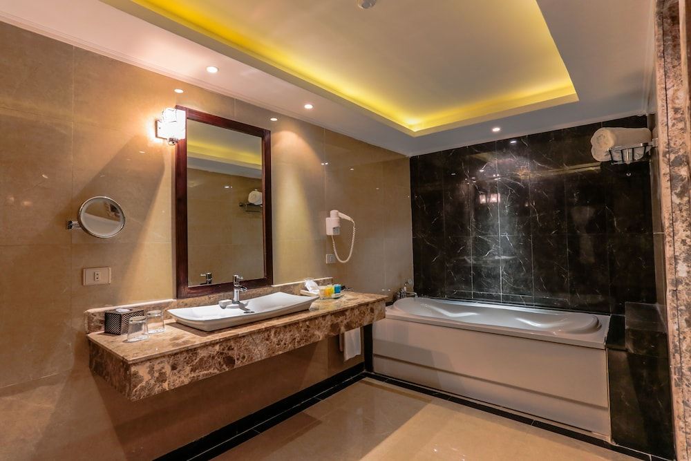 Junior Suite  (Posh Club)