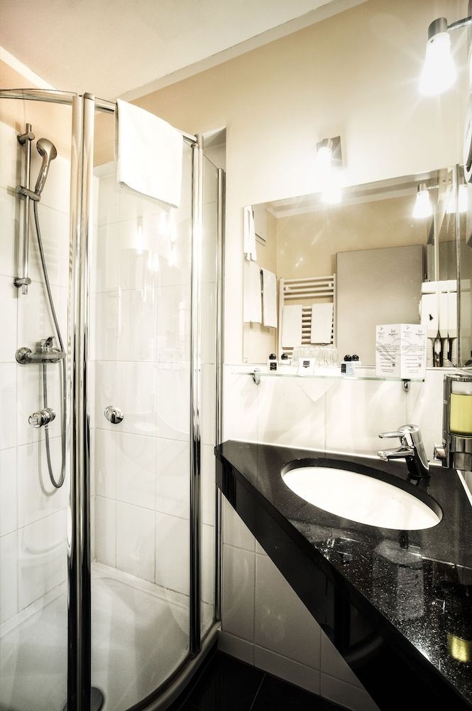 Hotel Rivoli Charme München Standard Double or Twin Room 8