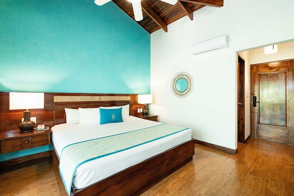 Tropicana Pool View King Bed