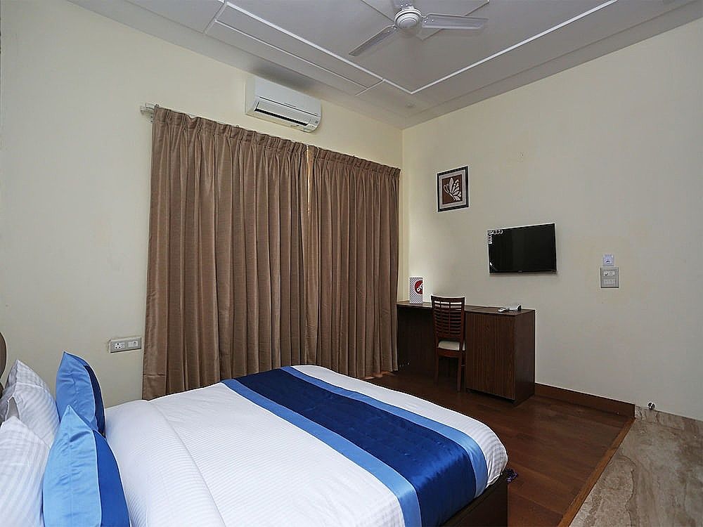 undefined Capital O 14259 Pine Grove 7