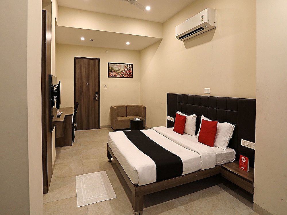 Capital O 3831 Jade Inn Double or Twin Room 8