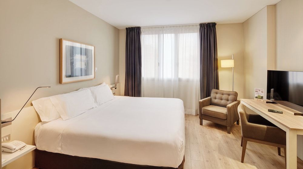 undefined Sercotel Amister Art Hotel 4