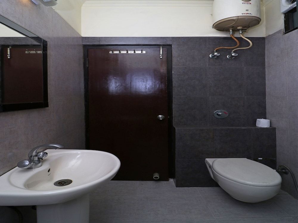 OYO 389 Hotel Applee Inn Double or Twin Room 13