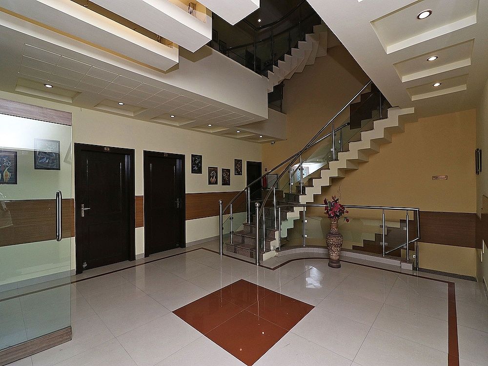 undefined OYO 389 Hotel Applee Inn 10