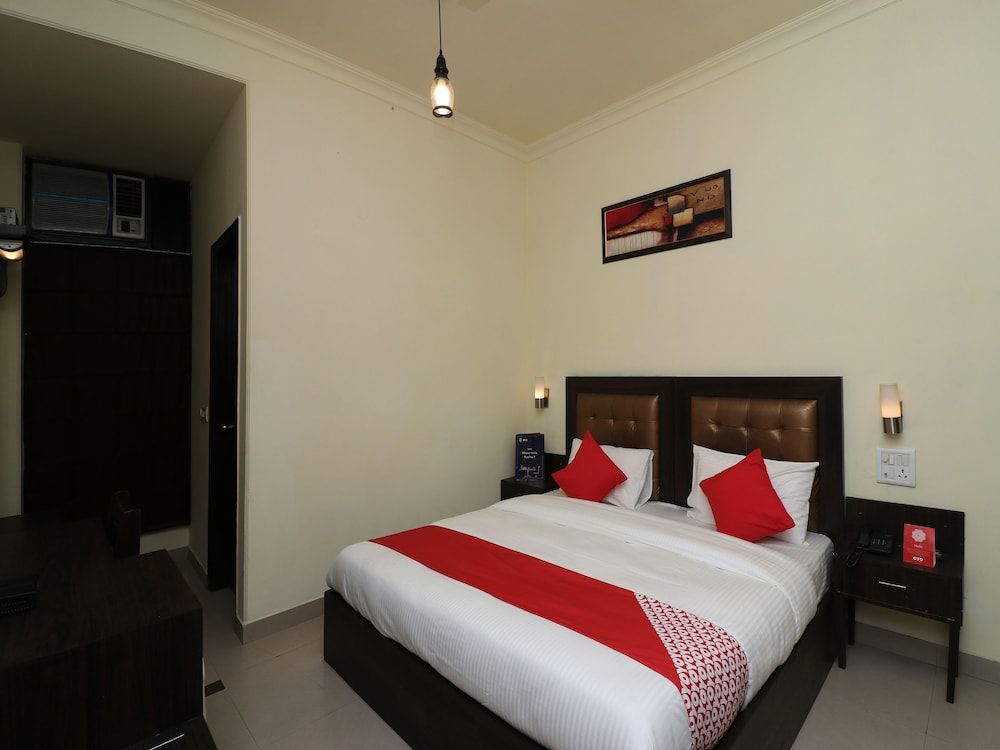 OYO 389 Hotel Applee Inn Double or Twin Room
