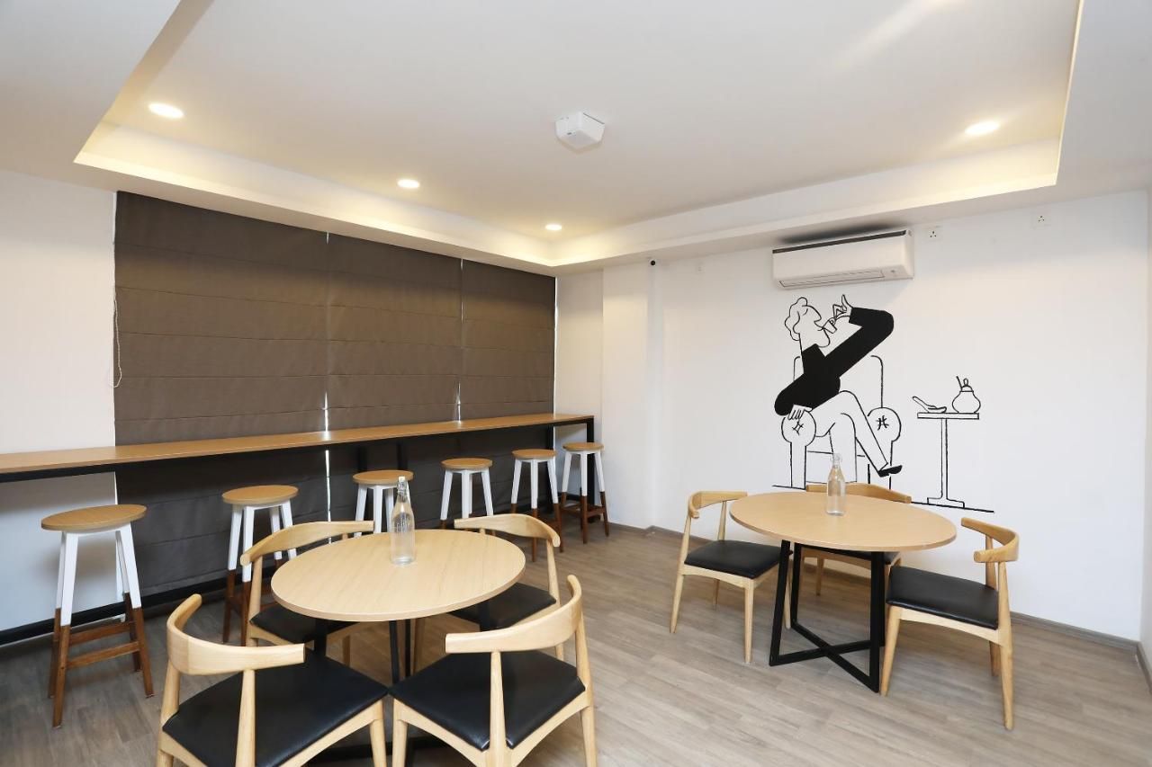 undefined Super Townhouse Airport Green Arcade Near Netaji Subhash Chandra Bose International Airport 4