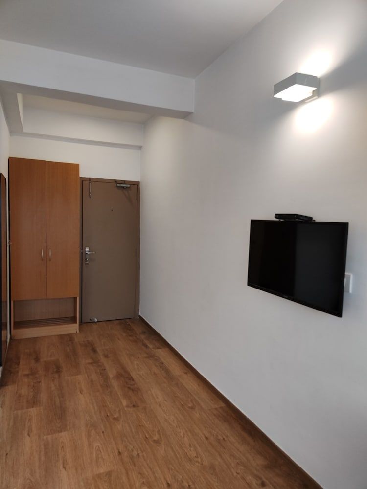 Kanak Beacon Hotel - Ashram Road Ahmedabad Deluxe Room 13