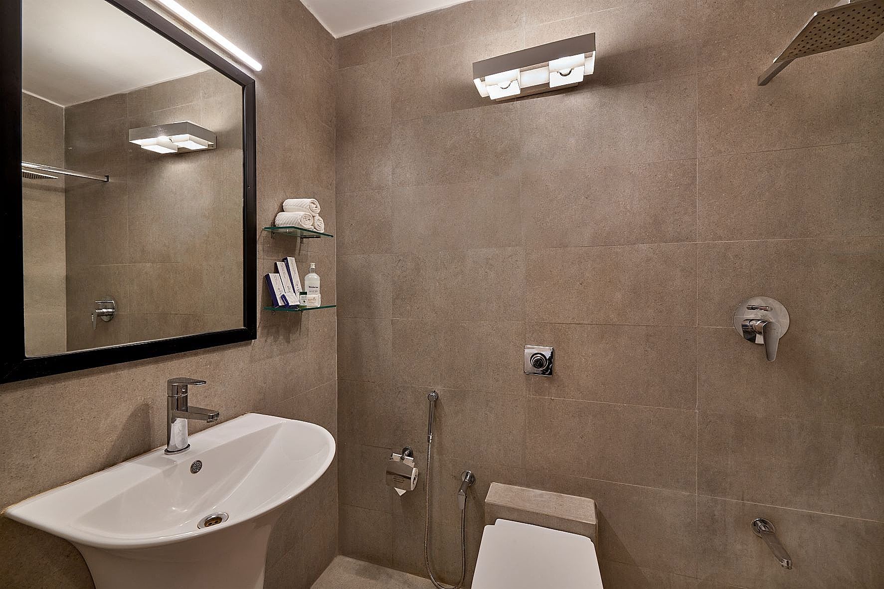 Kanak Beacon Hotel - Ashram Road Ahmedabad Deluxe Room 7