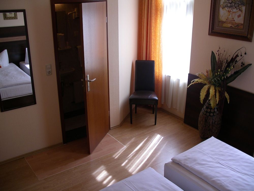 undefined Hotel Elbe 4
