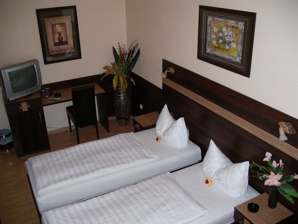 undefined Hotel Elbe 2