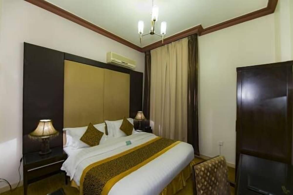 undefined Boudl Al Masif 4