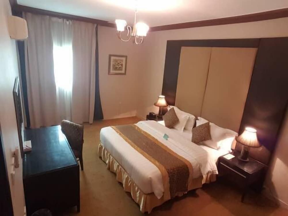 undefined Boudl Al Masif 8