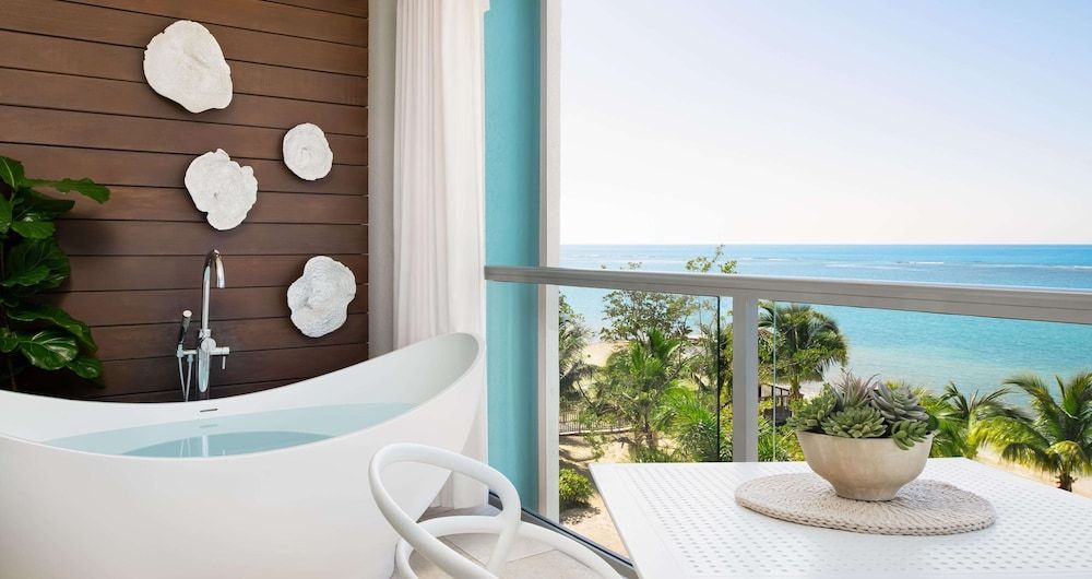 Suite, 1 Bedroom, Balcony, Beachfront (Starlight Butler Suite, Soaking Tub)