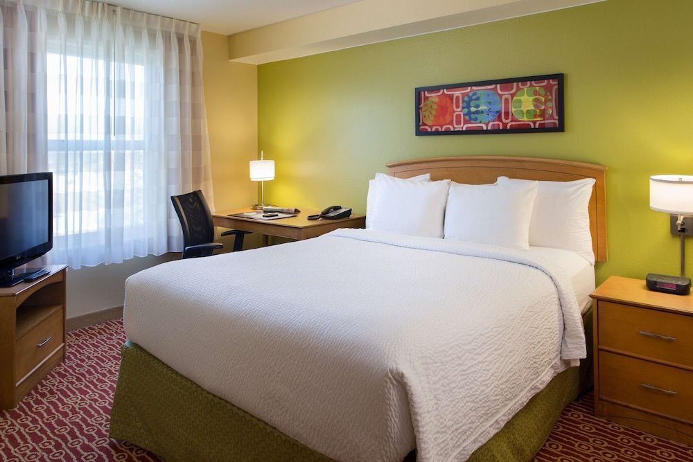 Sonesta Simply Suites Detroit Novi Suite, Multiple Beds (Two Bedroom) 3
