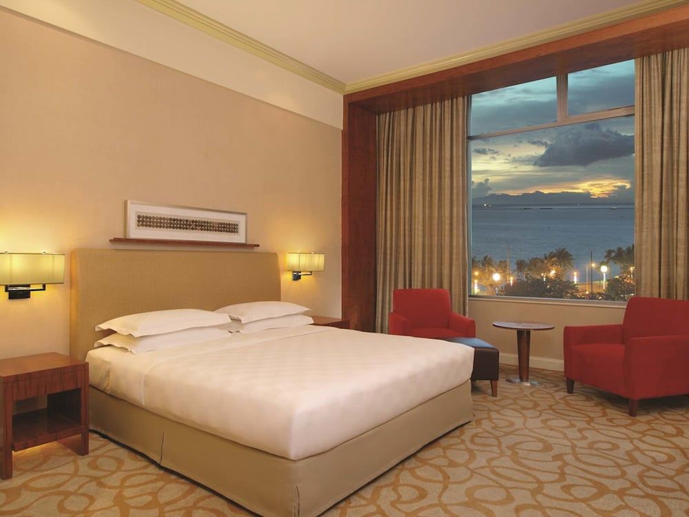 New Coast Hotel Manila Superior Room, 1 King Bed
