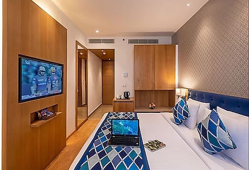 SureStay By Best Western Model Town Amritsar 1 King Bed, Non-Smoking, Standard Room, Flat Screen Television, Mini Bar, In-Room Safe, Coffee Maker 2