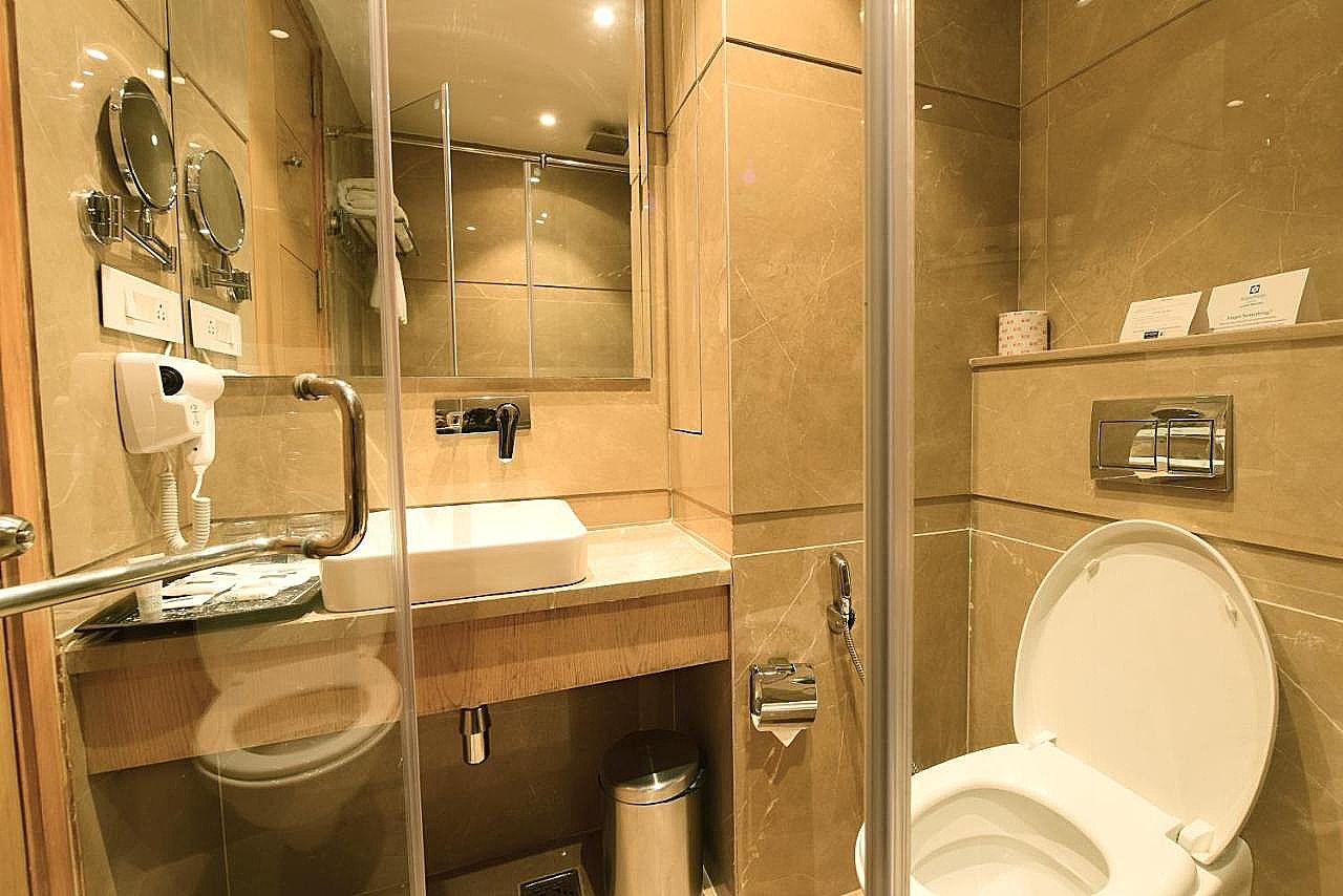 SureStay By Best Western Model Town Amritsar 1 King Bed, Non-Smoking, Standard Room, Flat Screen Television, Mini Bar, In-Room Safe, Coffee Maker 3