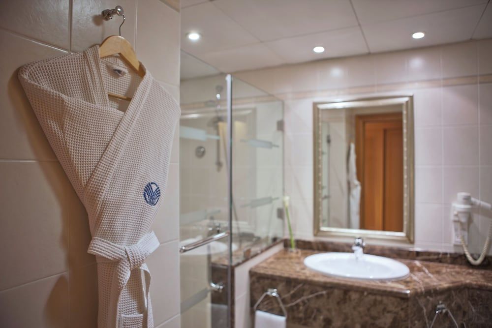 Al Maha Arjaan By Rotana Room, 1 King Bed (Guest) 4