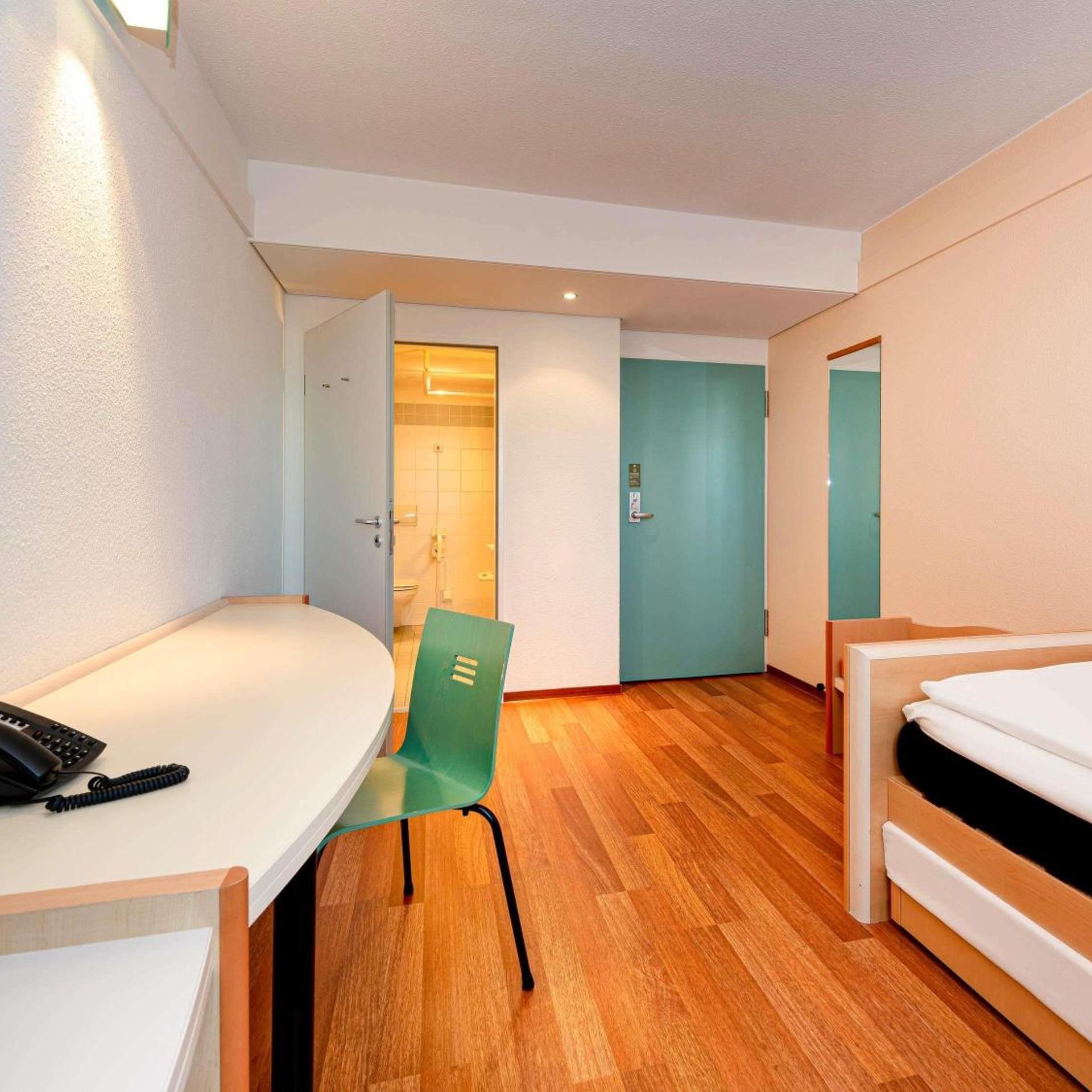undefined ibis Berlin City Potsdamer Platz 6
