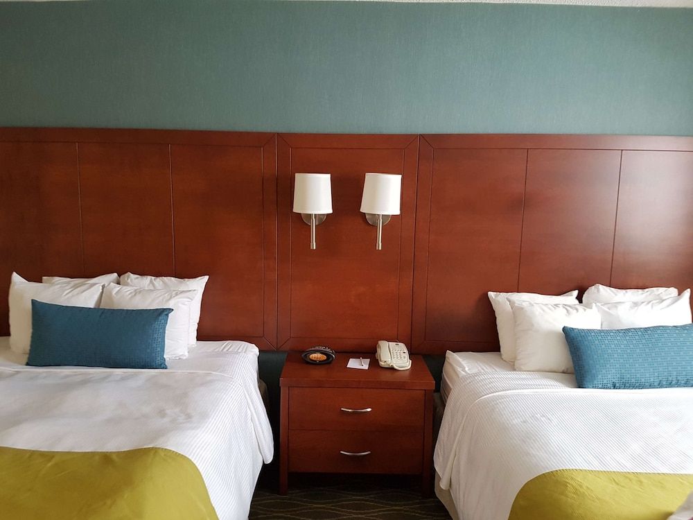 Best Western Plus Durham Hotel & Conference Centre Standard Room, 2 Queen Beds, Non Smoking