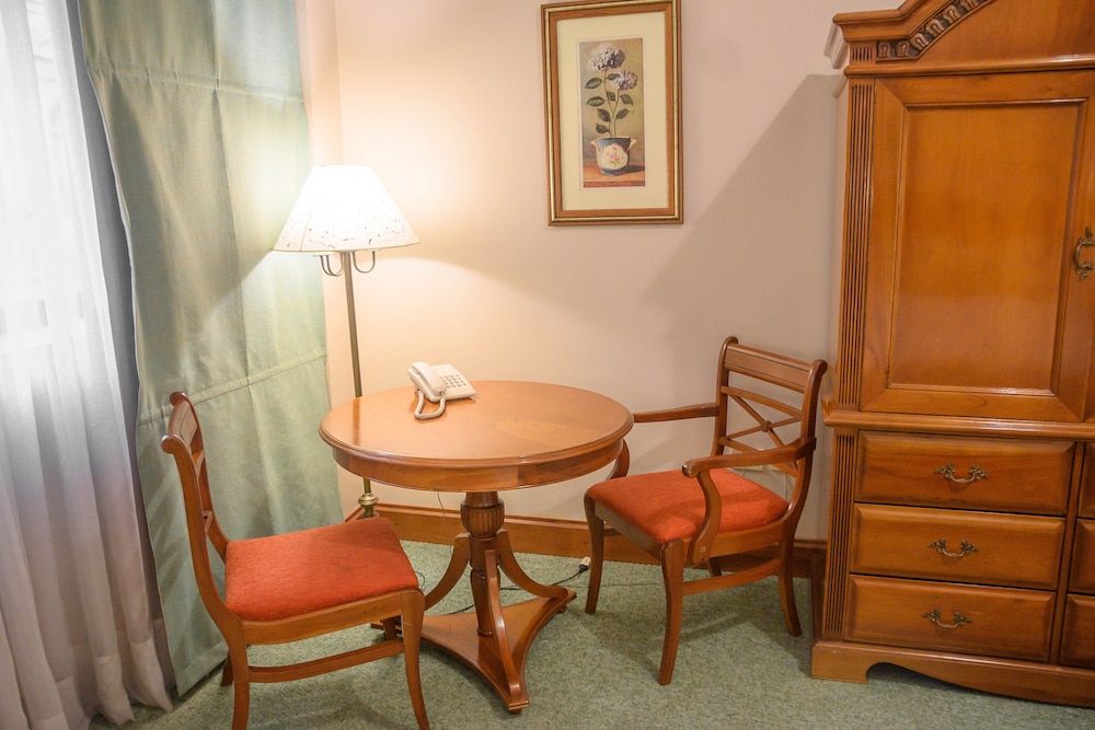 Granados Park Hotel Standard King 14