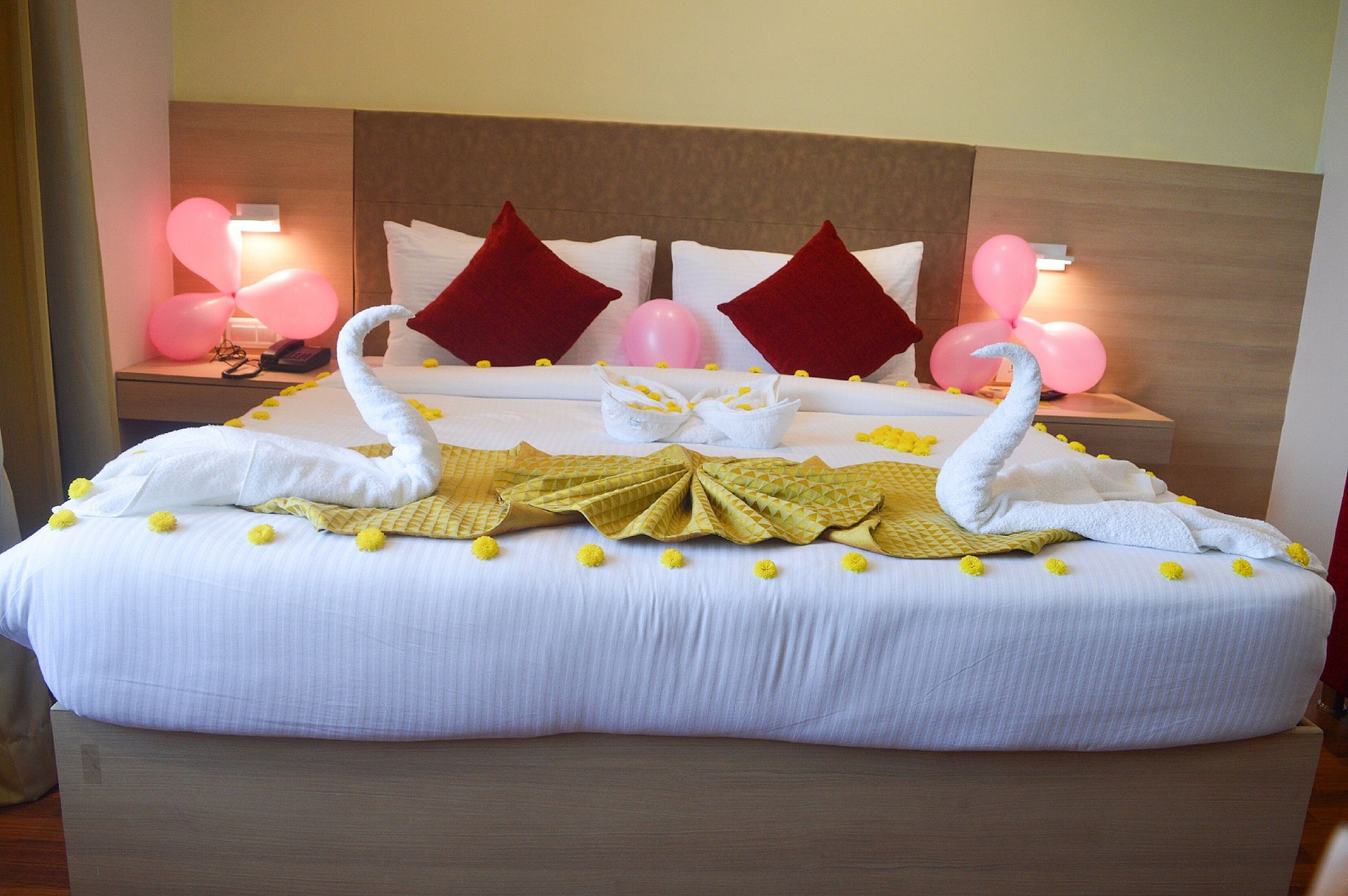 Hotel River Retreat - Dharamshala Standard Compact Room -Orchid and Countryside view(only 2 person can accommodate))