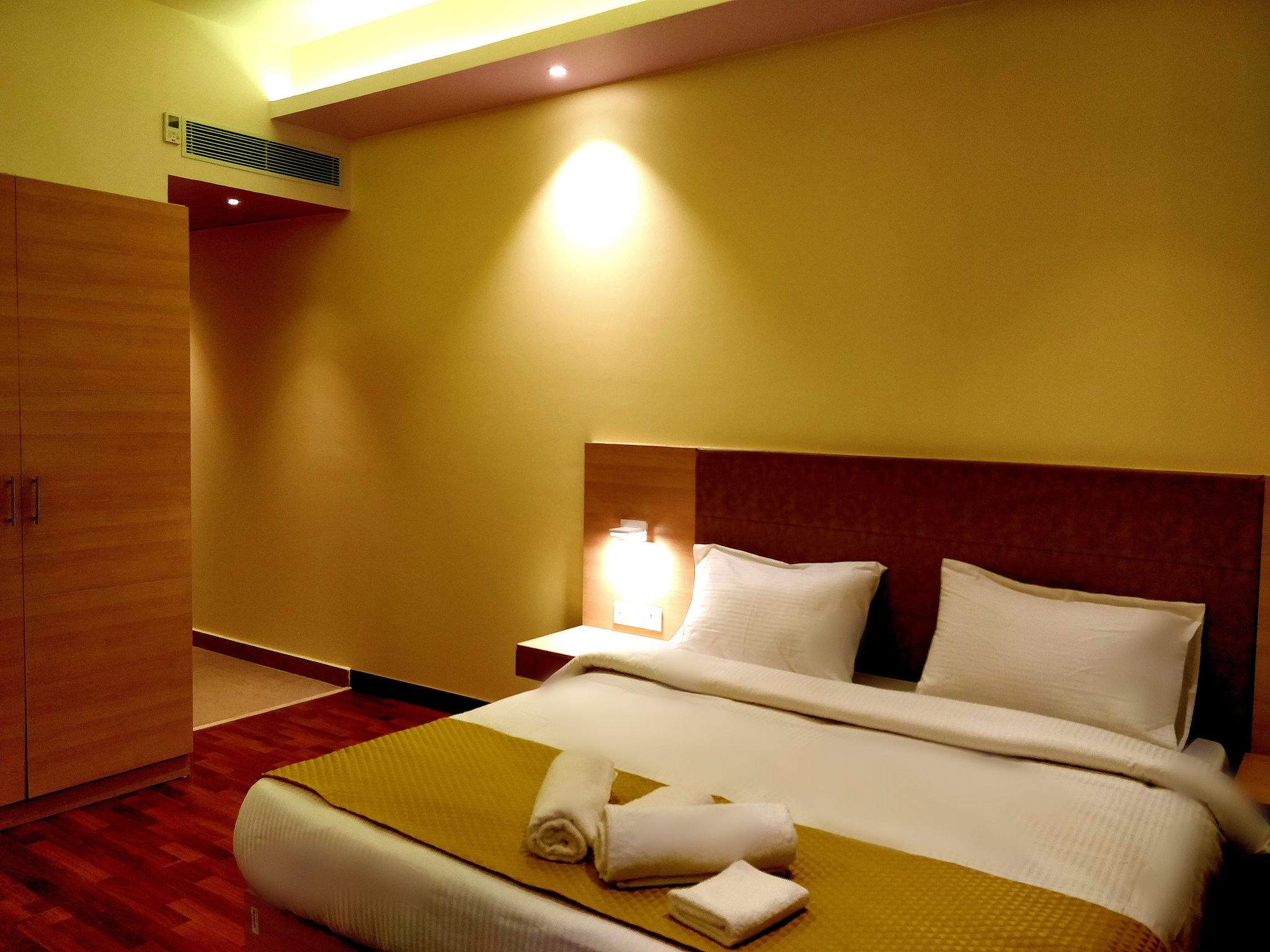 Hotel River Retreat - Dharamshala Standard Compact Room -Orchid and Countryside view(only 2 person can accommodate)) 5