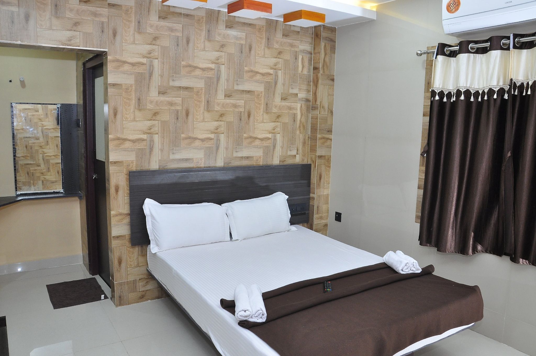 Hotel Saara Executive Double A/C 7