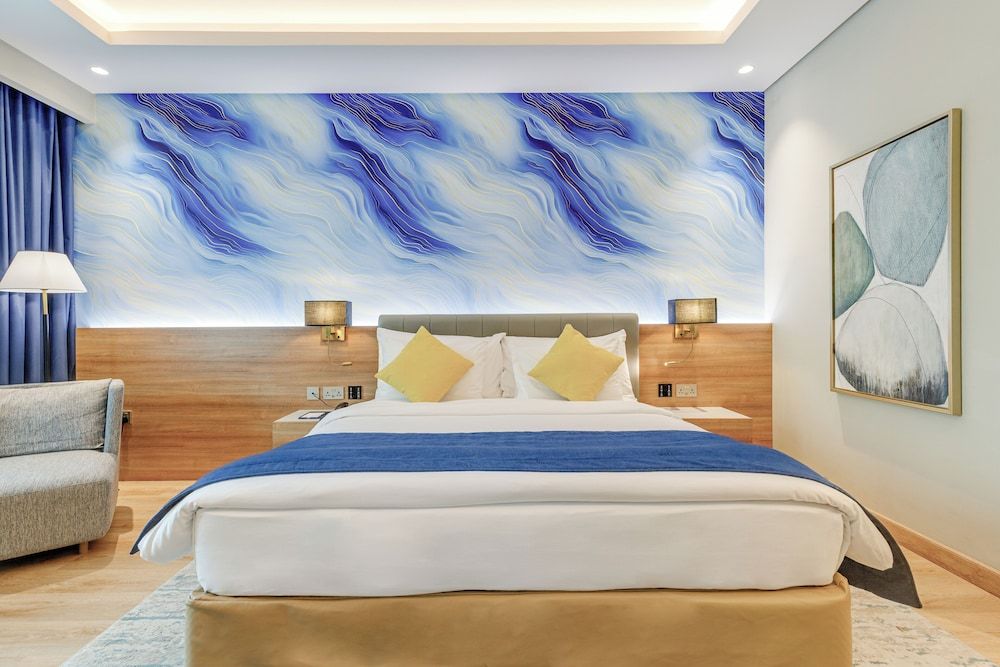 Mövenpick Grand Al Bustan Dubai Classic Room, 1 King Bed 8